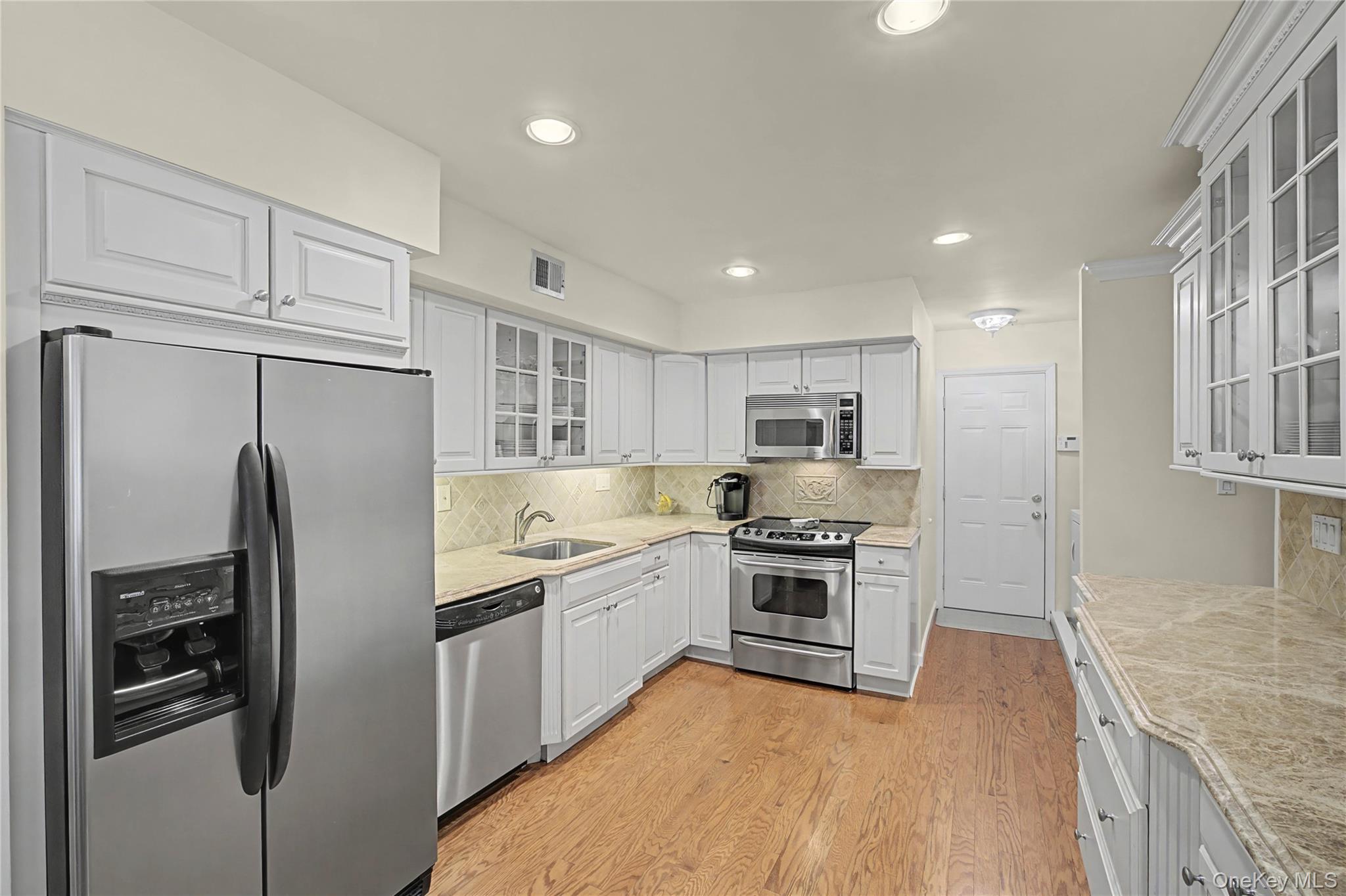 #16 photo, 84 Aspen Drive, नासाउ काउंटी Woodbury , NY 11797