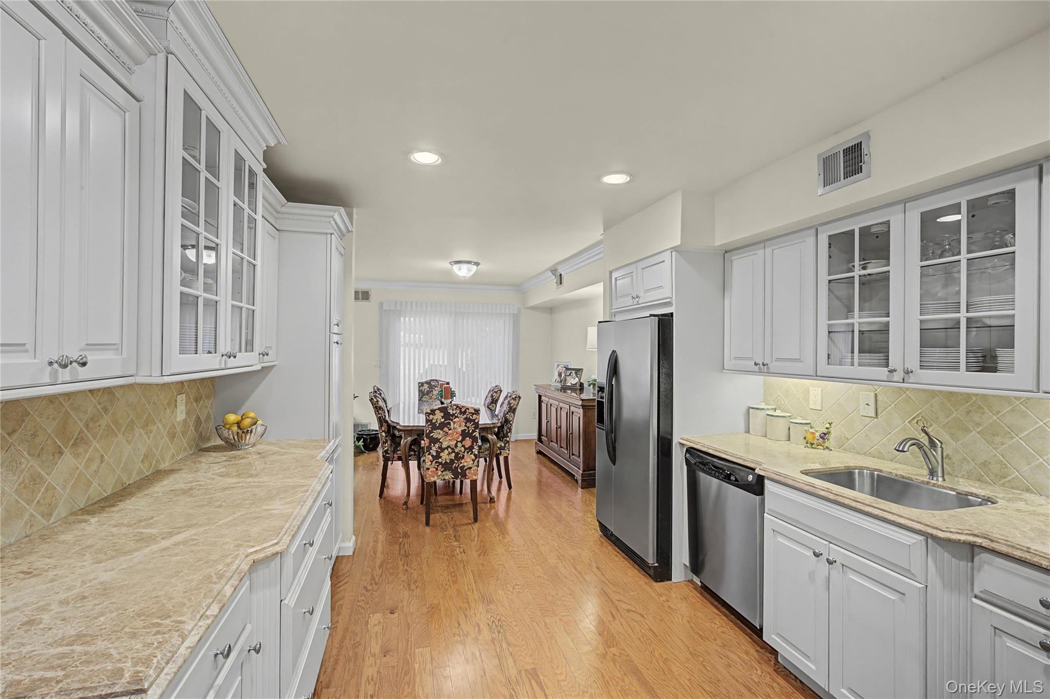 #17 photo, 84 Aspen Drive, नासाउ काउंटी Woodbury , NY 11797