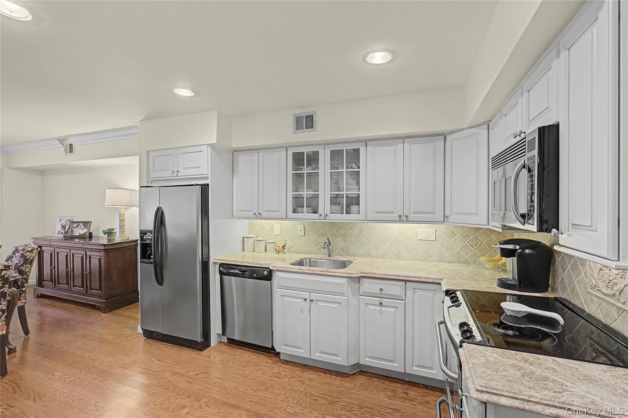 #19 photo, 84 Aspen Drive, नासाउ काउंटी Woodbury , NY 11797