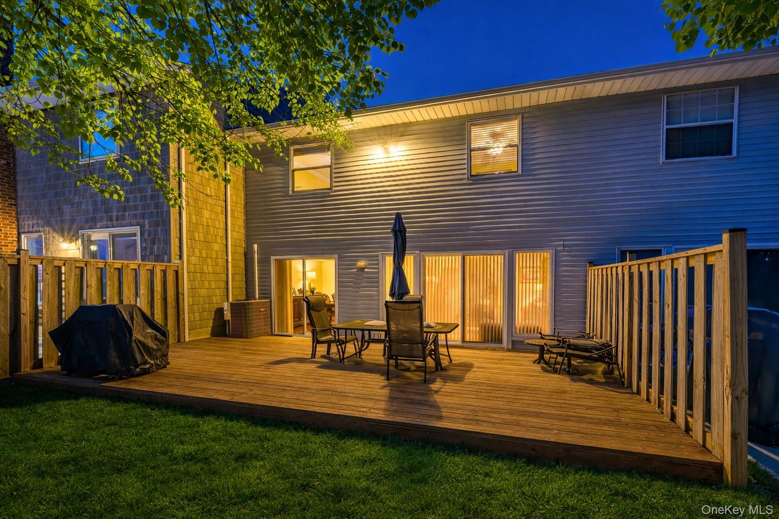 #2 photo, 84 Aspen Drive, नासाउ काउंटी Woodbury , NY 11797