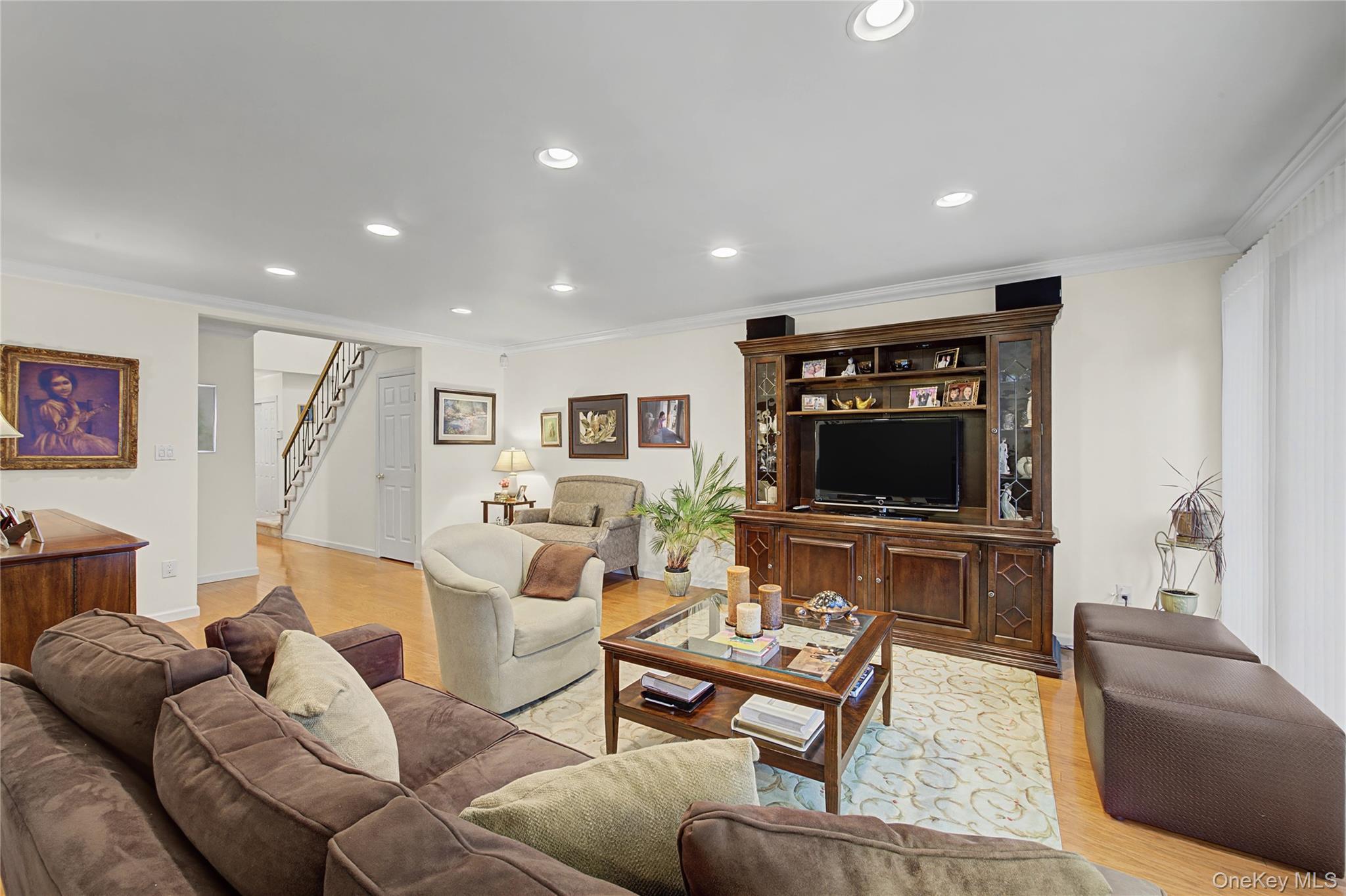 #7 photo, 84 Aspen Drive, नासाउ काउंटी Woodbury , NY 11797