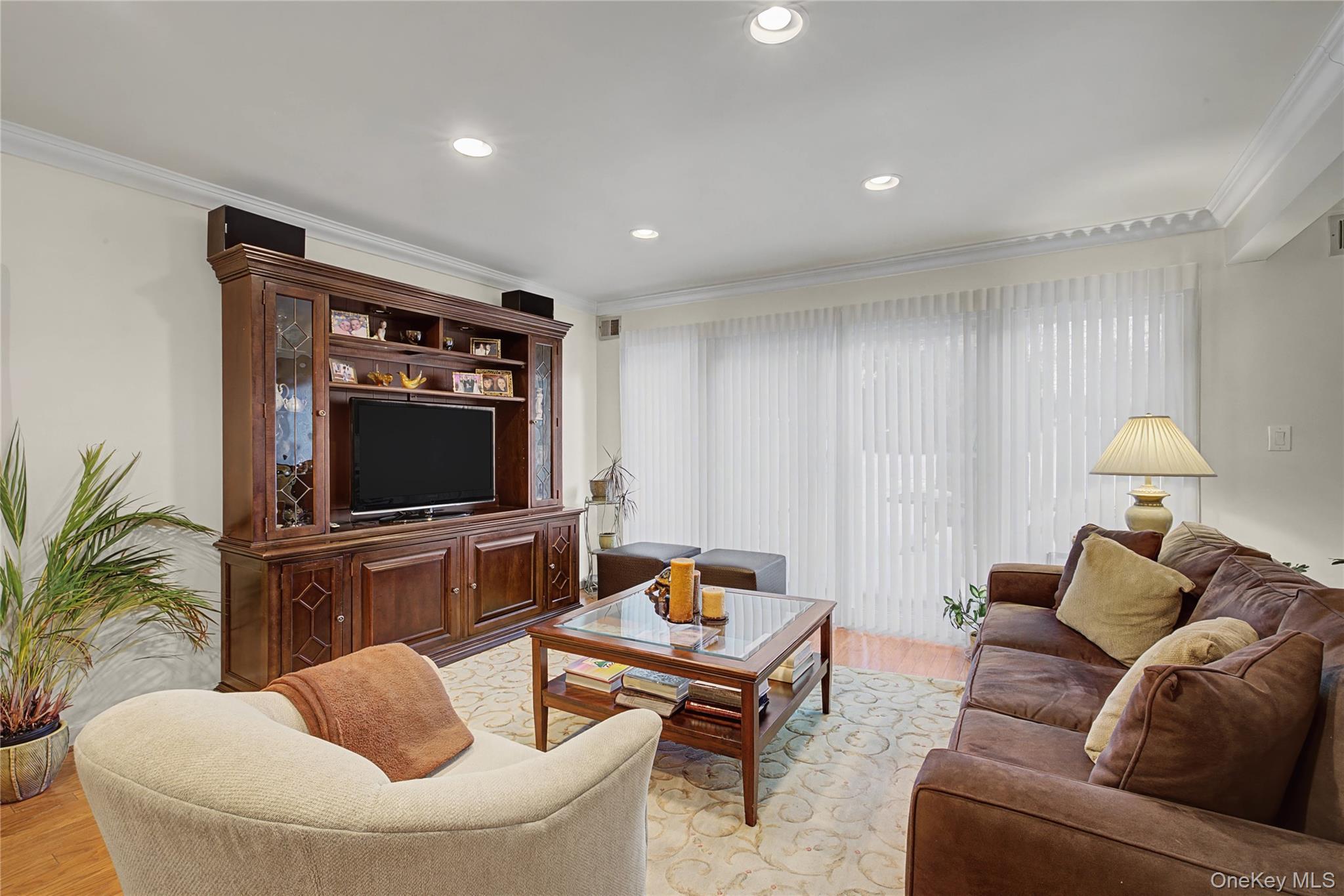 #9 photo, 84 Aspen Drive, नासाउ काउंटी Woodbury , NY 11797