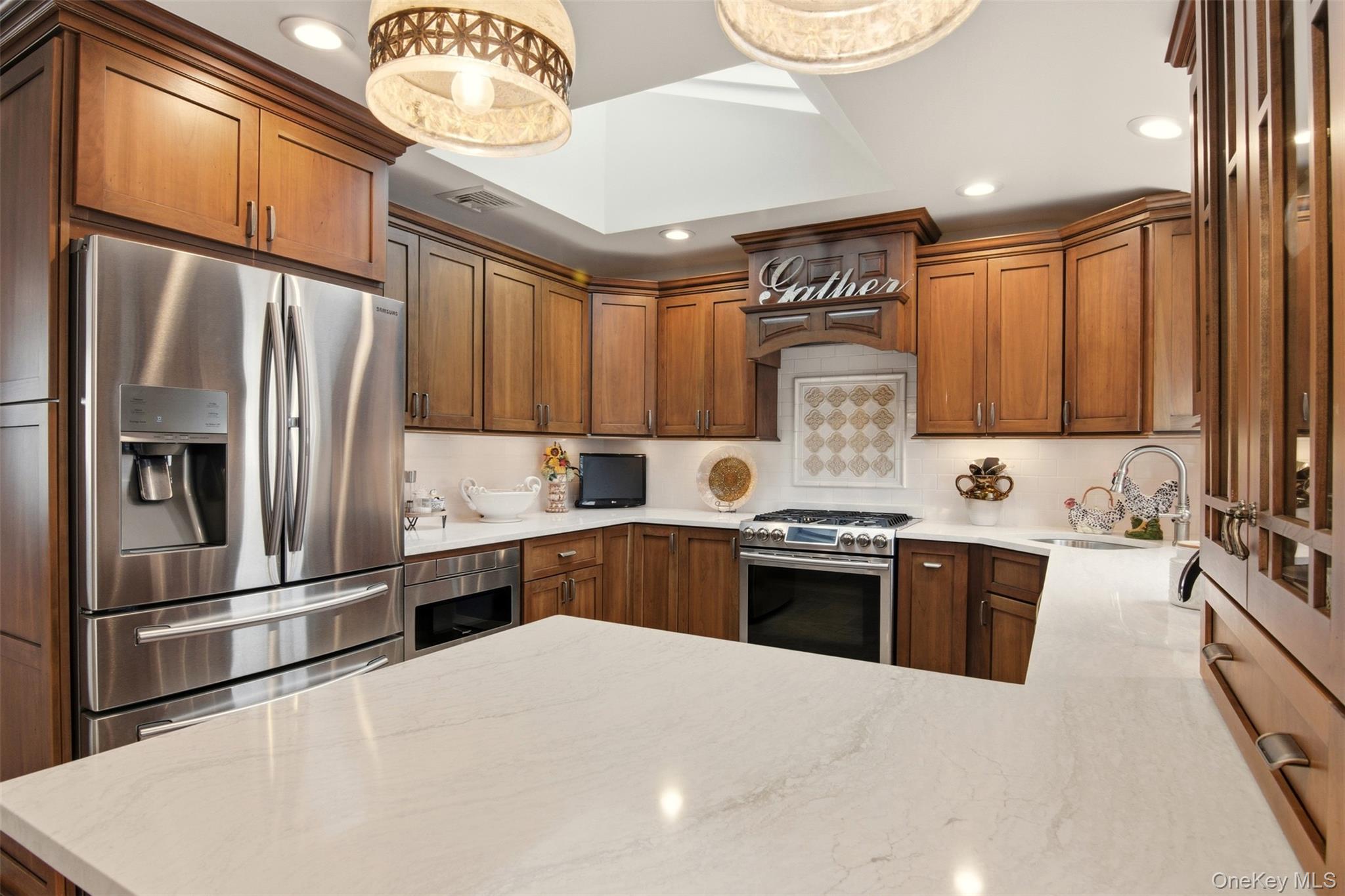 #10 photo, 21 Shore Drive, Copiague , NY 11726