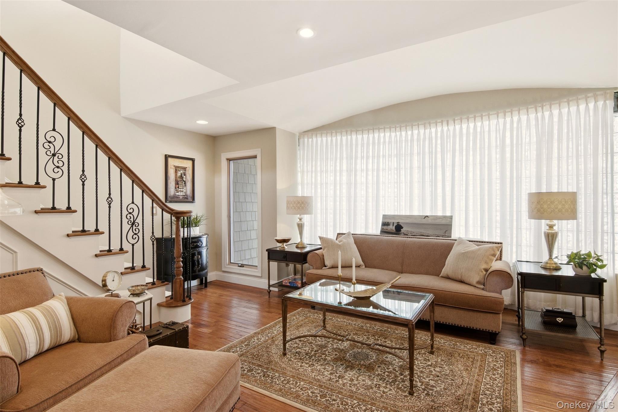 #16 photo, 21 Shore Drive, Copiague , NY 11726