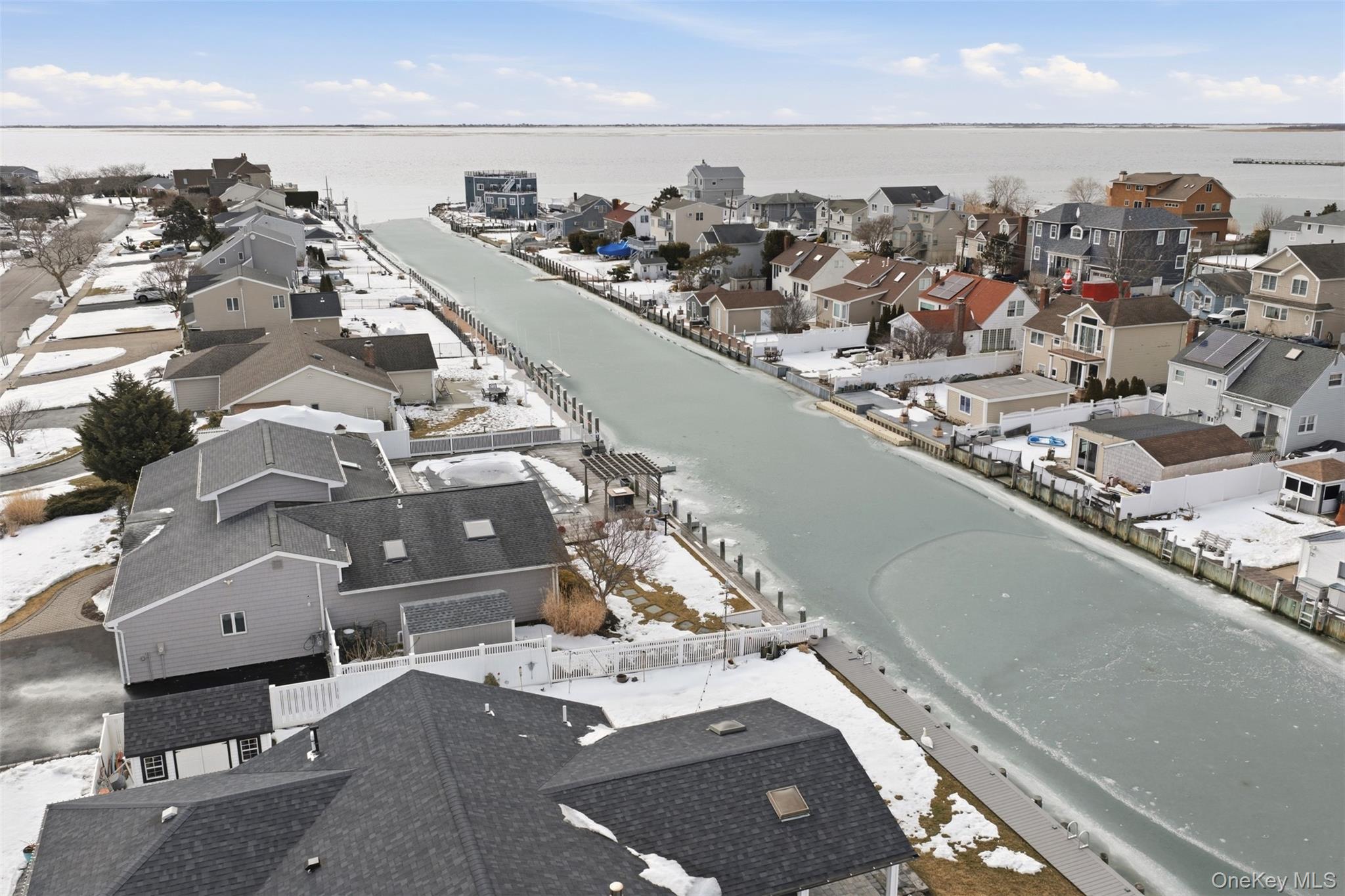 #6 photo, 21 Shore Drive, Copiague , NY 11726