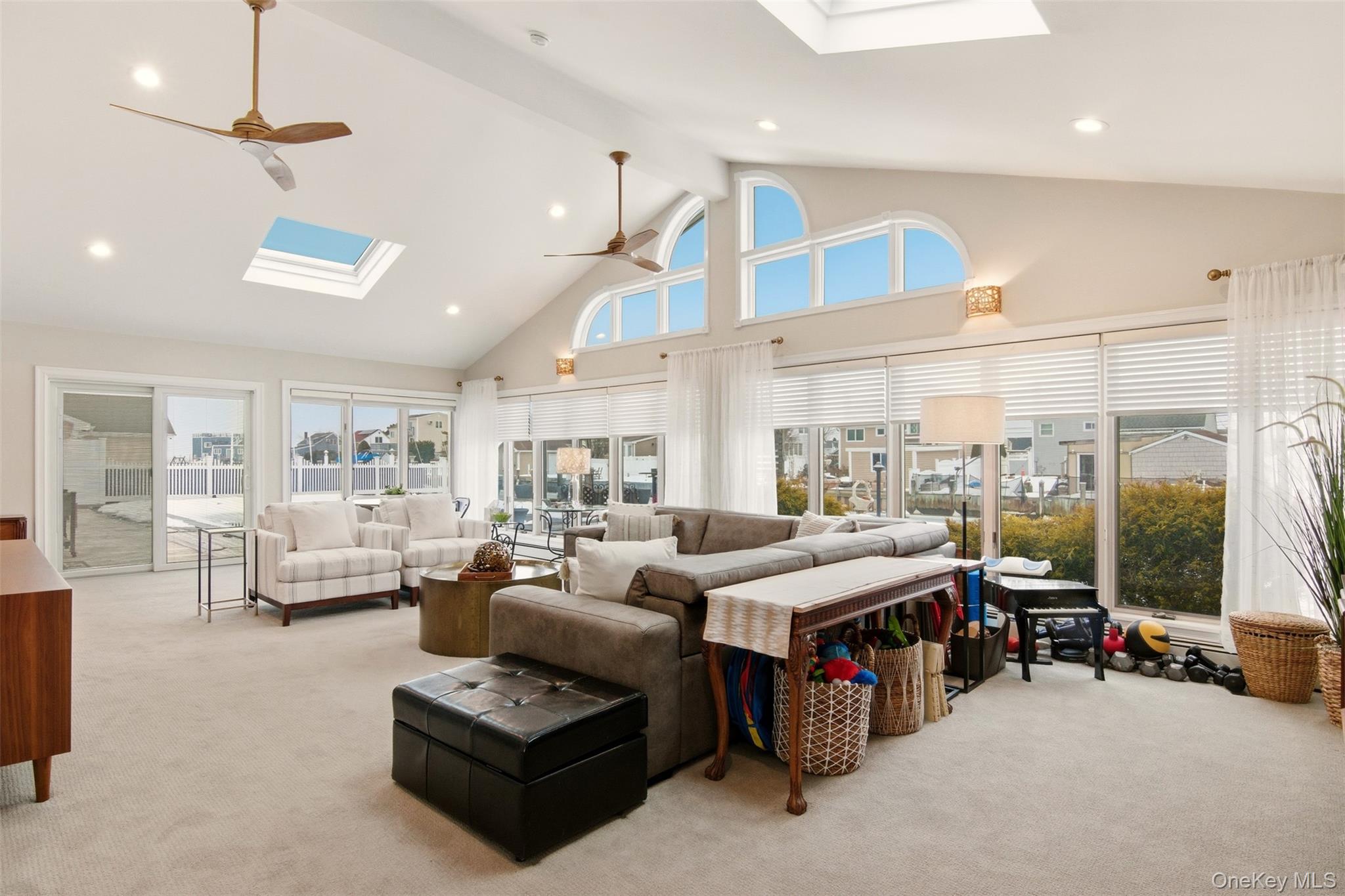 #8 photo, 21 Shore Drive, Copiague , NY 11726