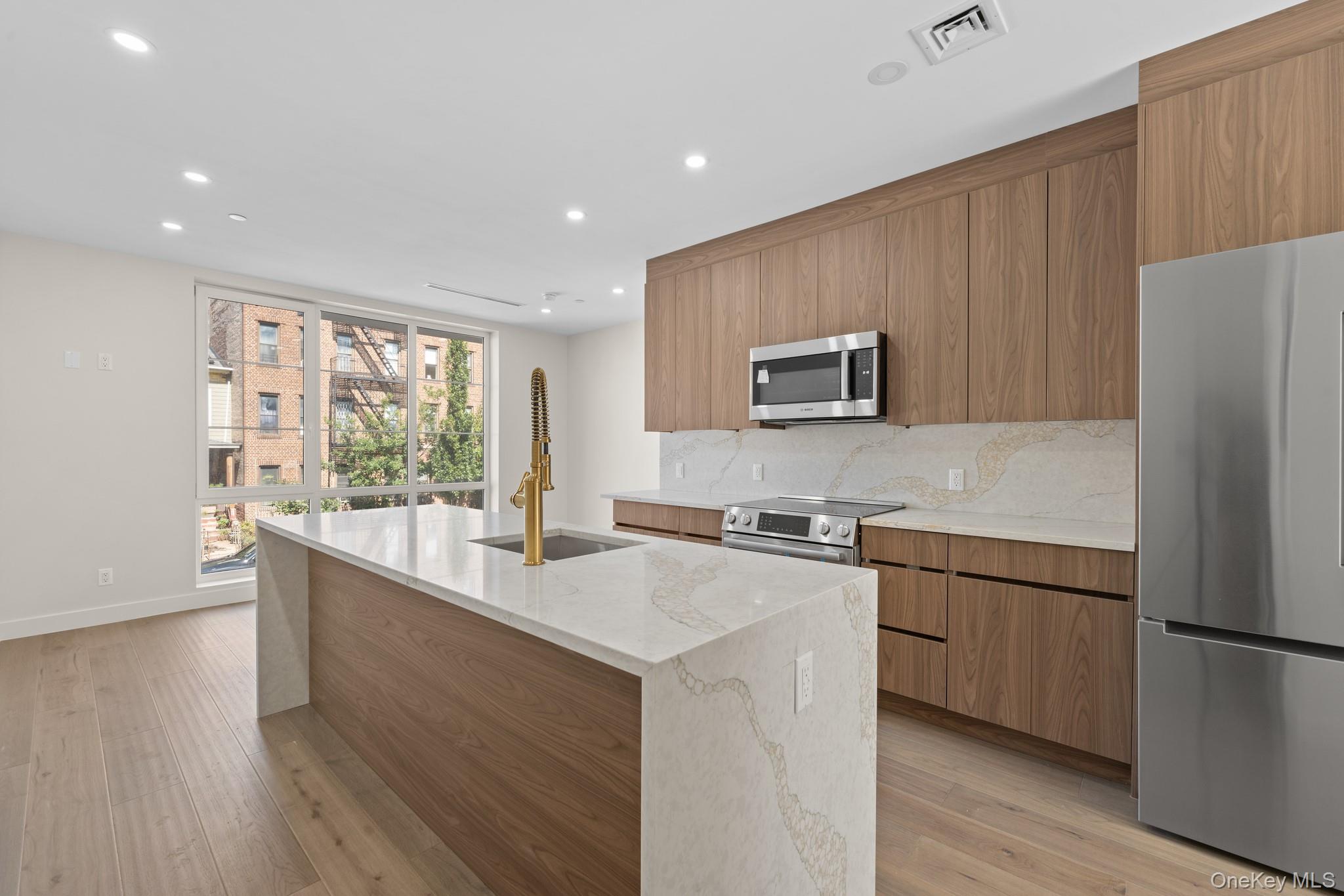 #2 photo, 312 Fenimore Street, 브루클린 Brooklyn , NY 11225