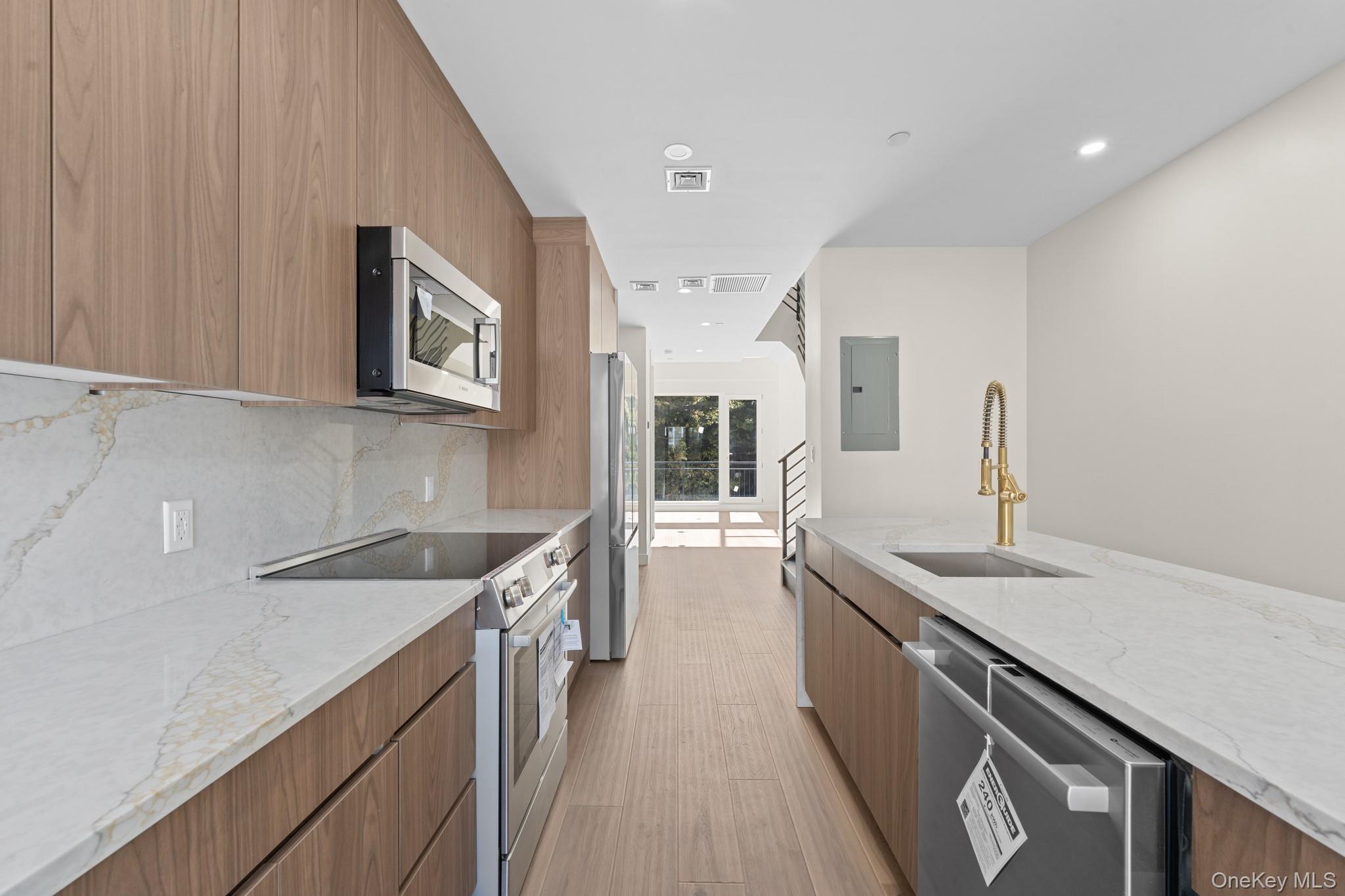 #3 photo, 312 Fenimore Street, 브루클린 Brooklyn , NY 11225