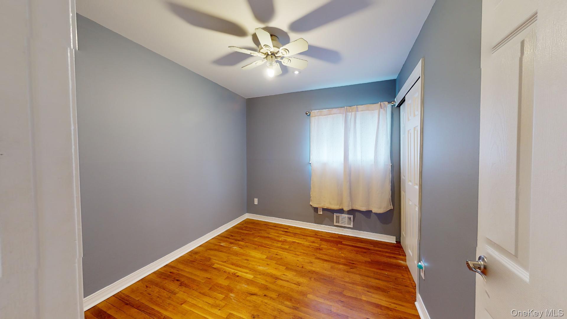 #20 photo, 511 Freeman Avenue, Brentwood , NY 11717