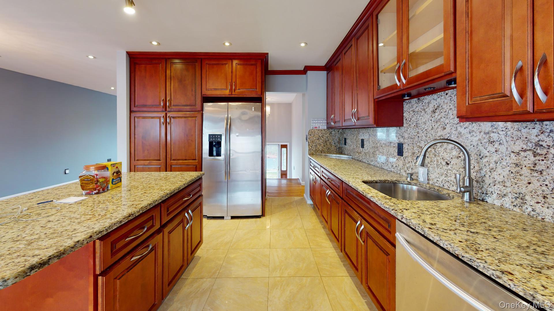 #4 photo, 511 Freeman Avenue, Brentwood , NY 11717