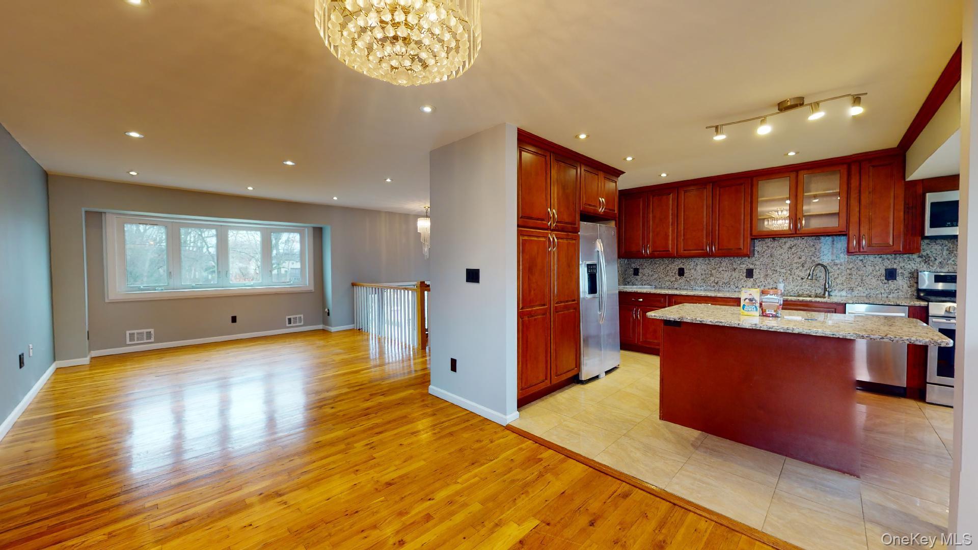 #6 photo, 511 Freeman Avenue, Brentwood , NY 11717