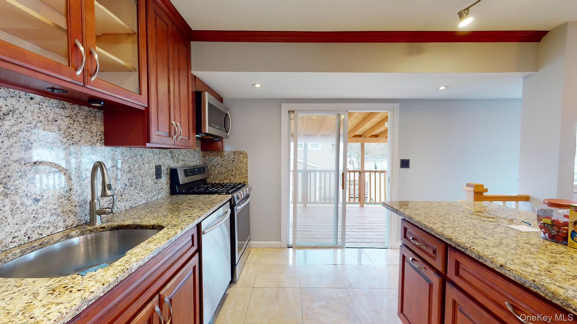 #7 photo, 511 Freeman Avenue, Brentwood , NY 11717