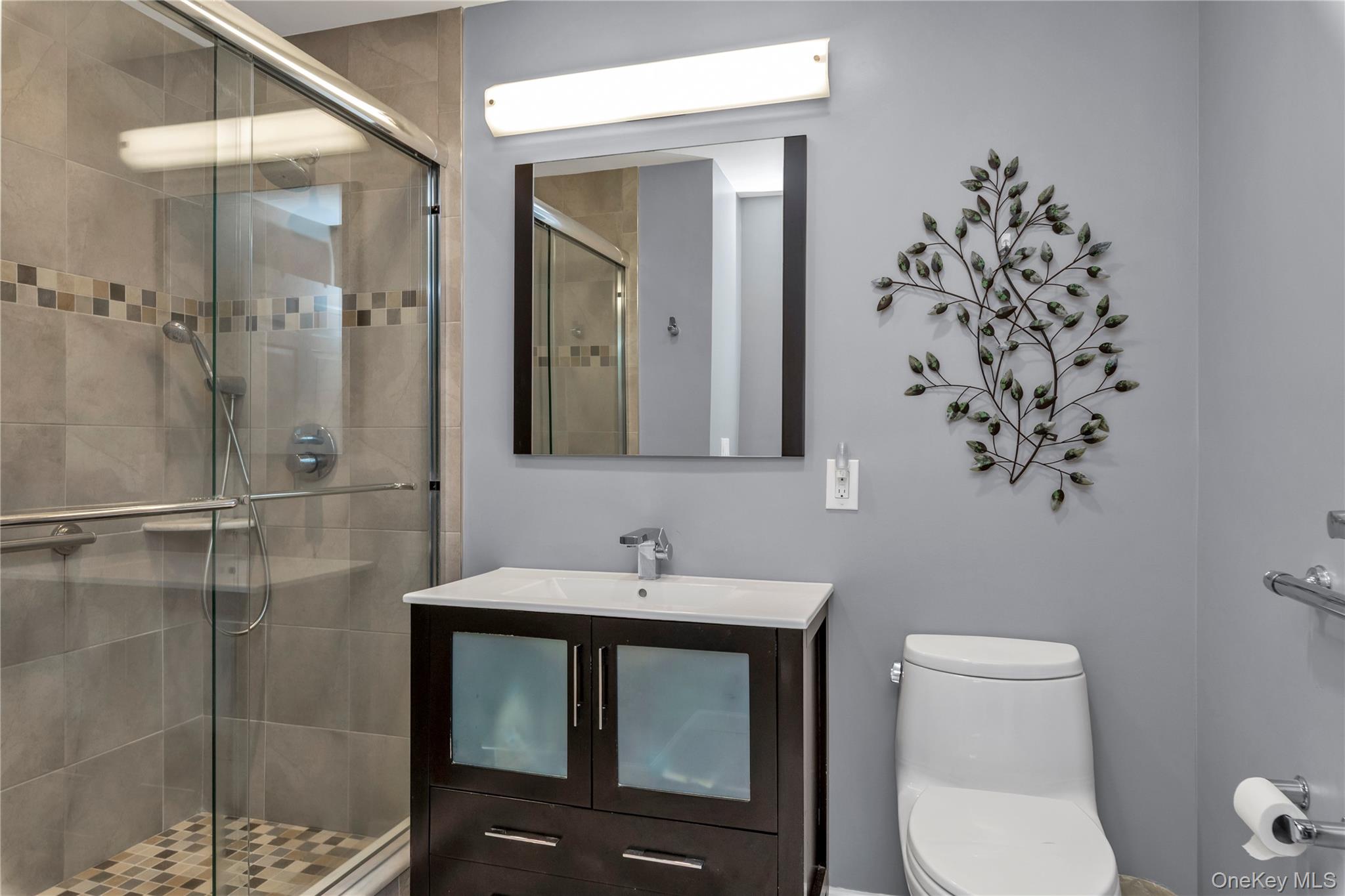 #13 photo, 899 Altessa Boulevard, سوفولك Melville , NY 11747