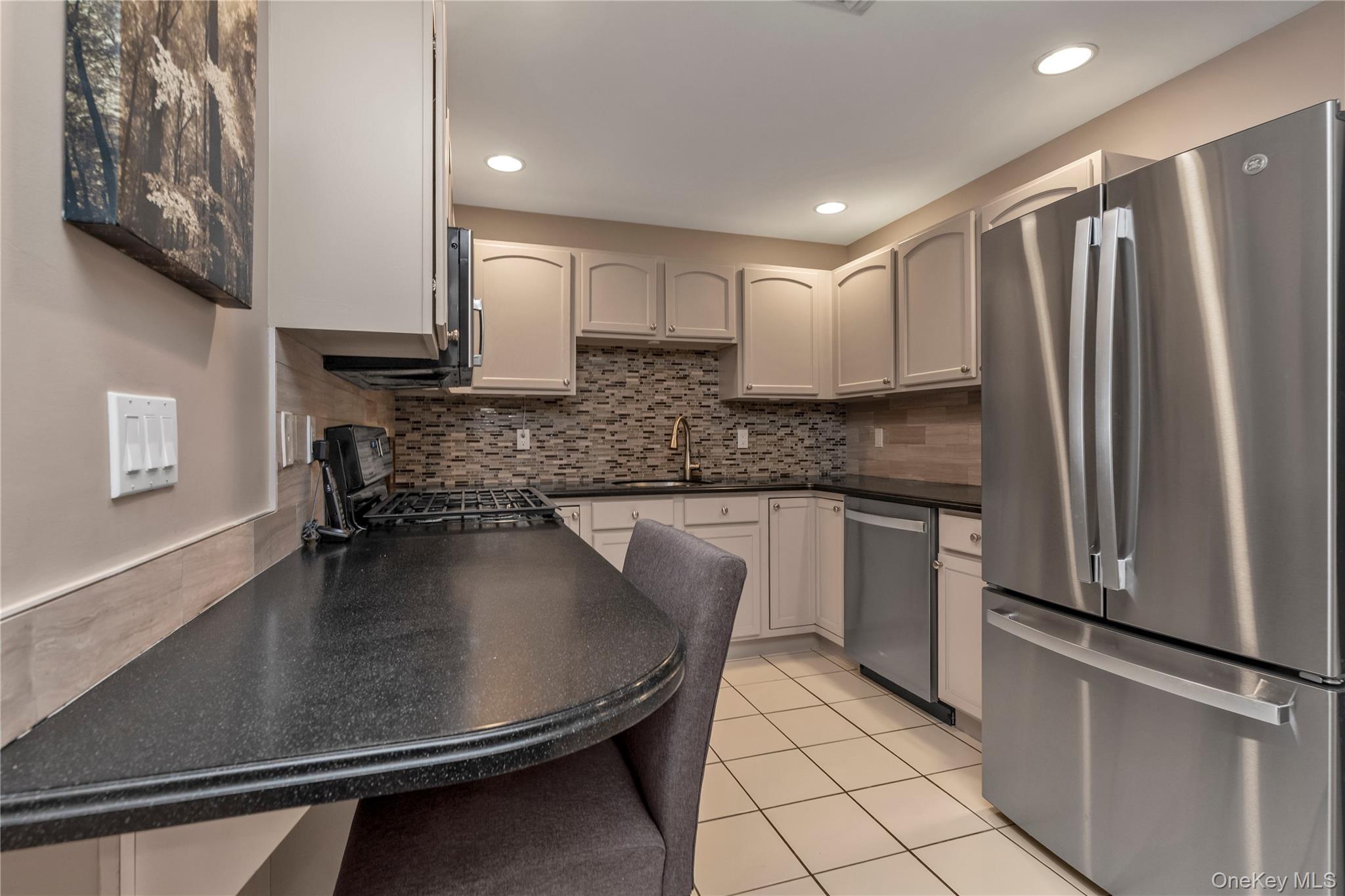 #9 photo, 899 Altessa Boulevard, سوفولك Melville , NY 11747