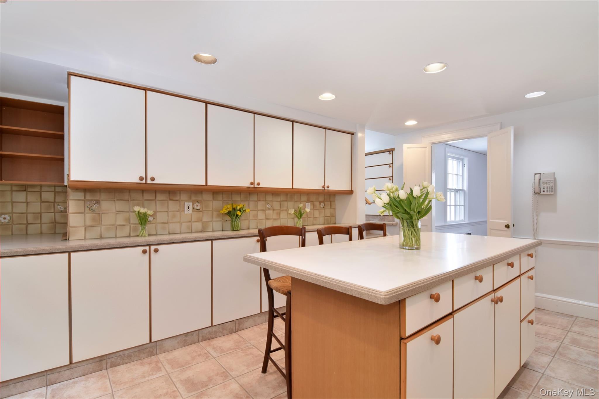 #6 photo, 21 Edgewood Lane, Bronxville , NY 10708