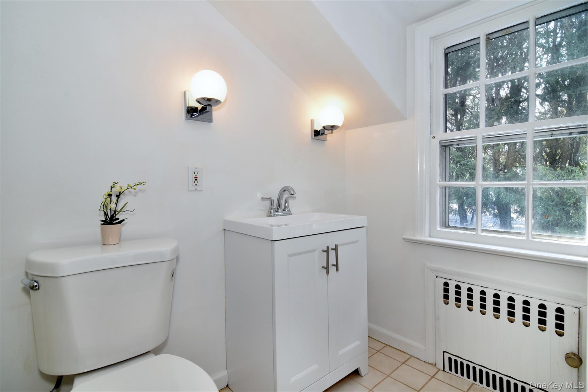 #8 photo, 21 Edgewood Lane, Bronxville , NY 10708