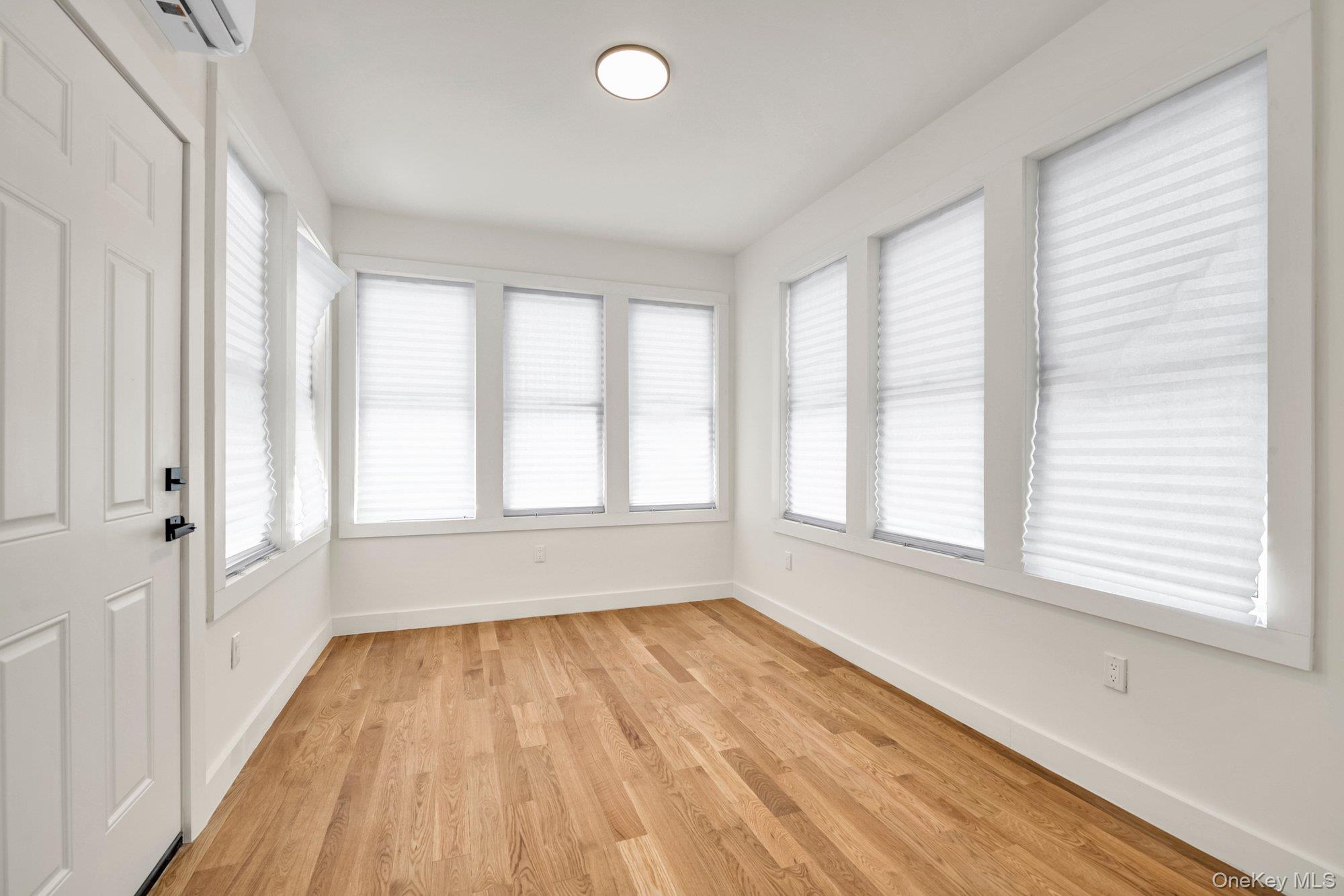 #3 photo, 1517 Gillespie Avenue, ब्रोंक्स Bronx , NY 10461