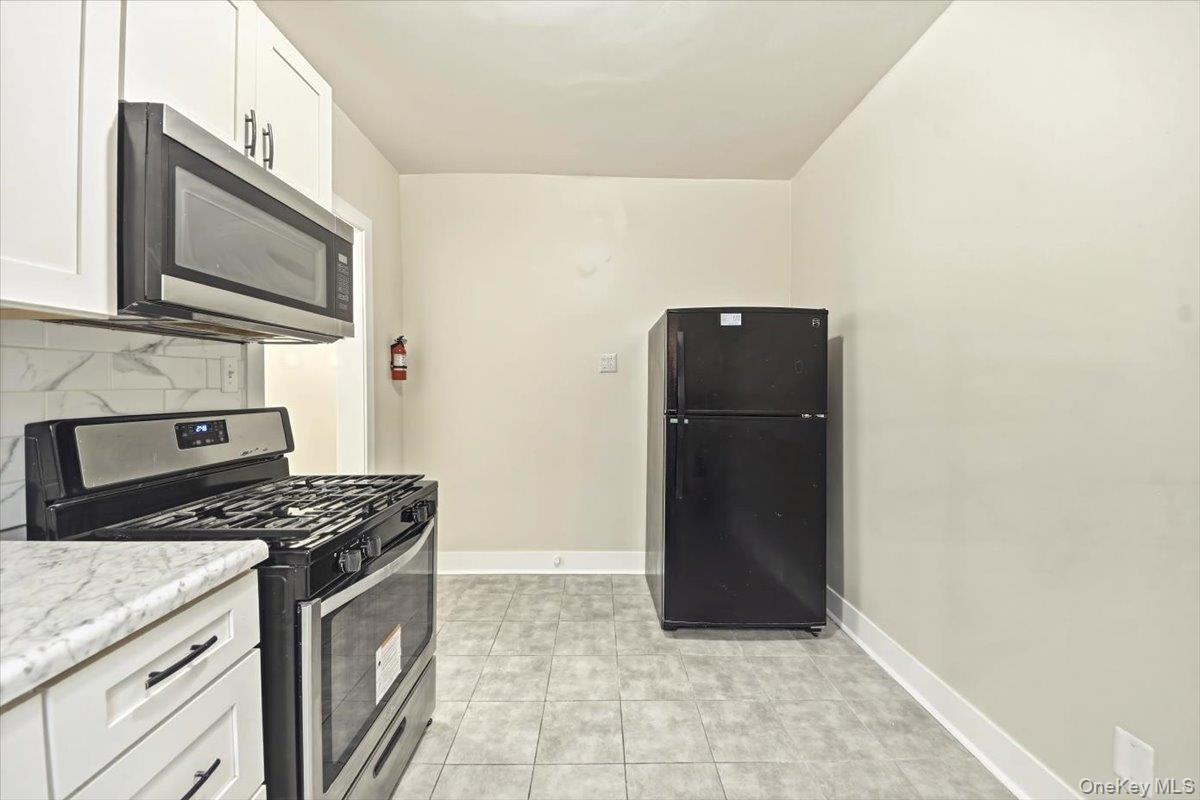 #12 photo, 943 E 232nd Street, Бронкс ‖ Bronx , NY 10466