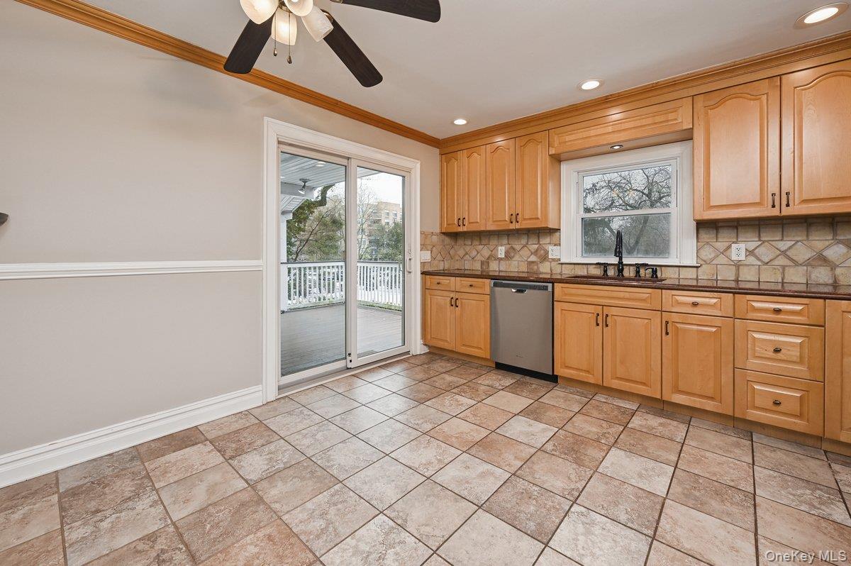 #12 photo, 49 N Chatsworth Avenue, Larchmont , NY 10538