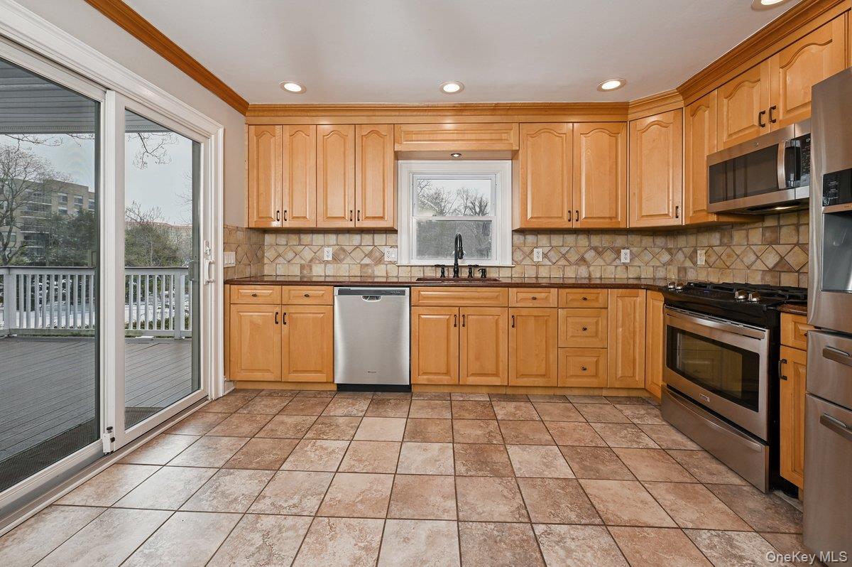 #13 photo, 49 N Chatsworth Avenue, Larchmont , NY 10538