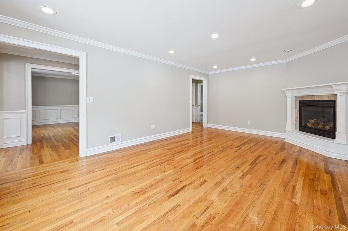 #8 photo, 49 N Chatsworth Avenue, Larchmont , NY 10538