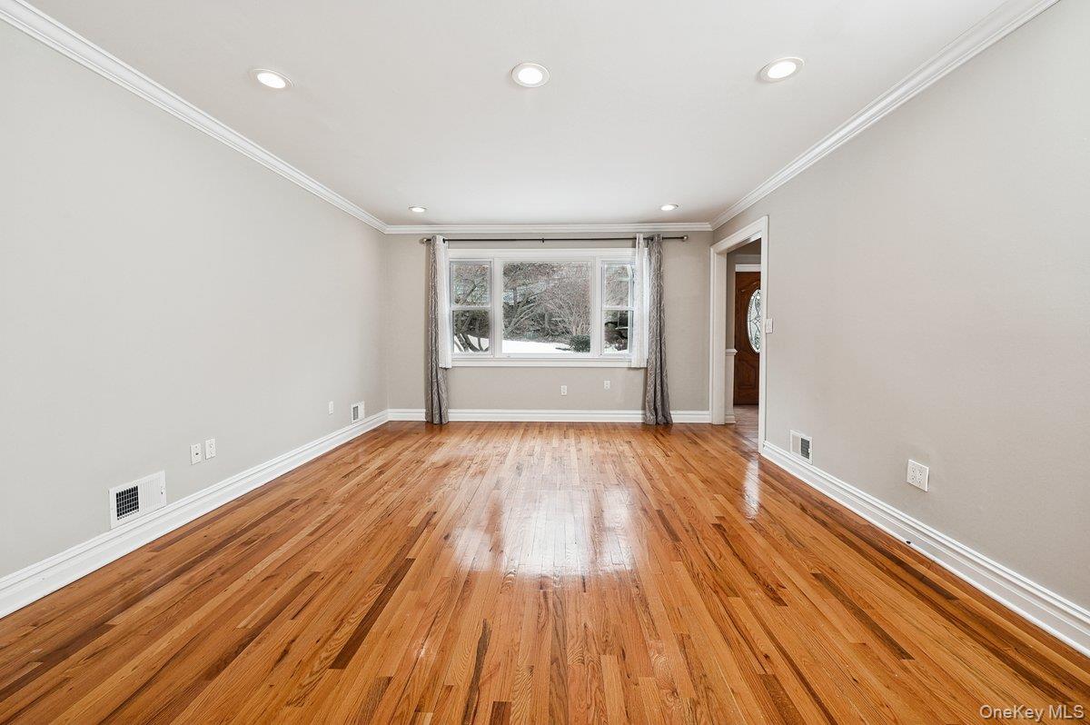 #9 photo, 49 N Chatsworth Avenue, Larchmont , NY 10538