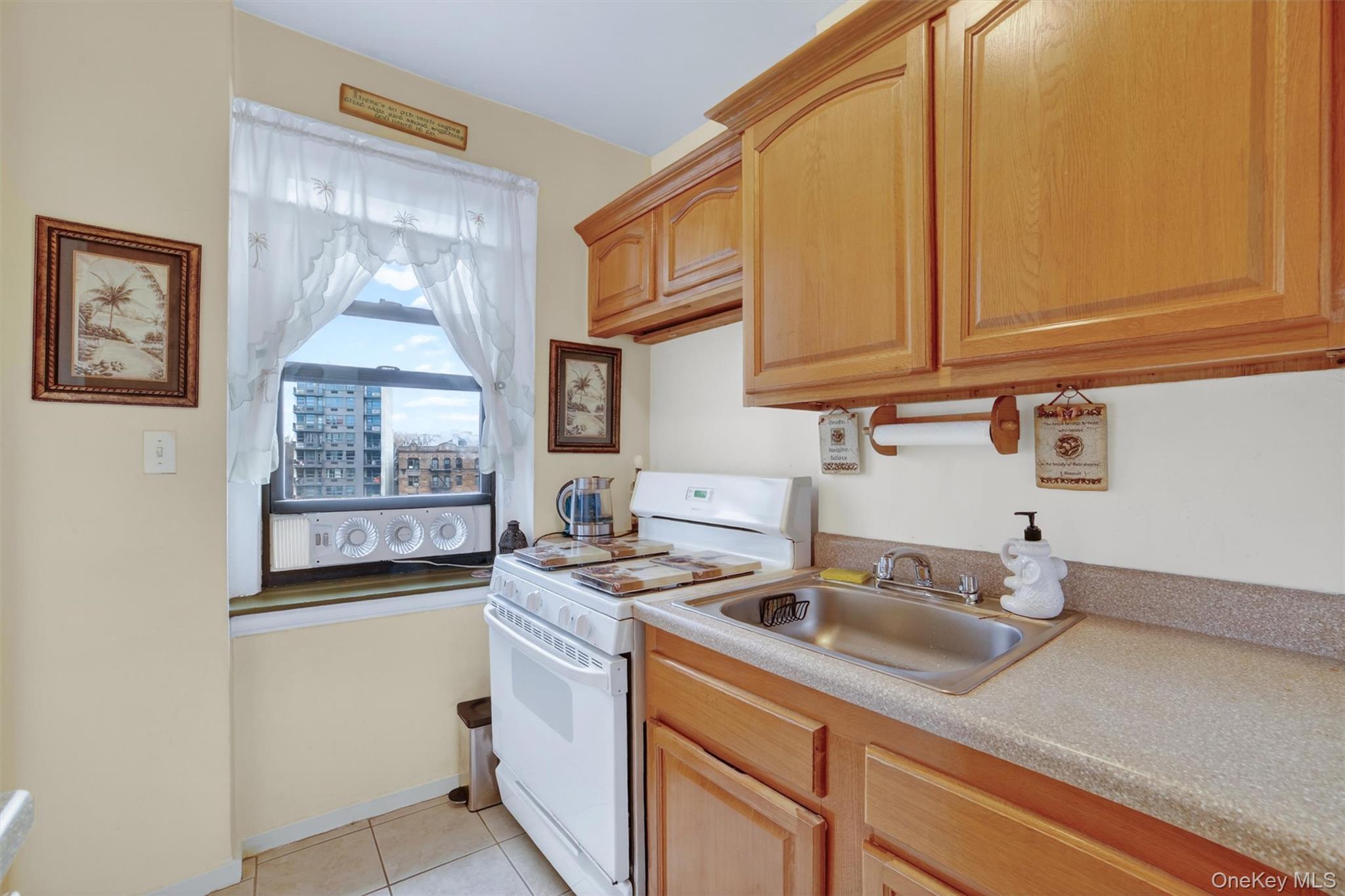 #4 photo, 2962 Decatur Avenue, Bronx , NY 10458