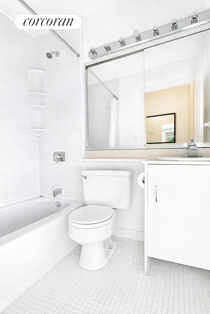 #7 photo, 372 5TH Avenue, मैनहटन Midtown , NY 10018