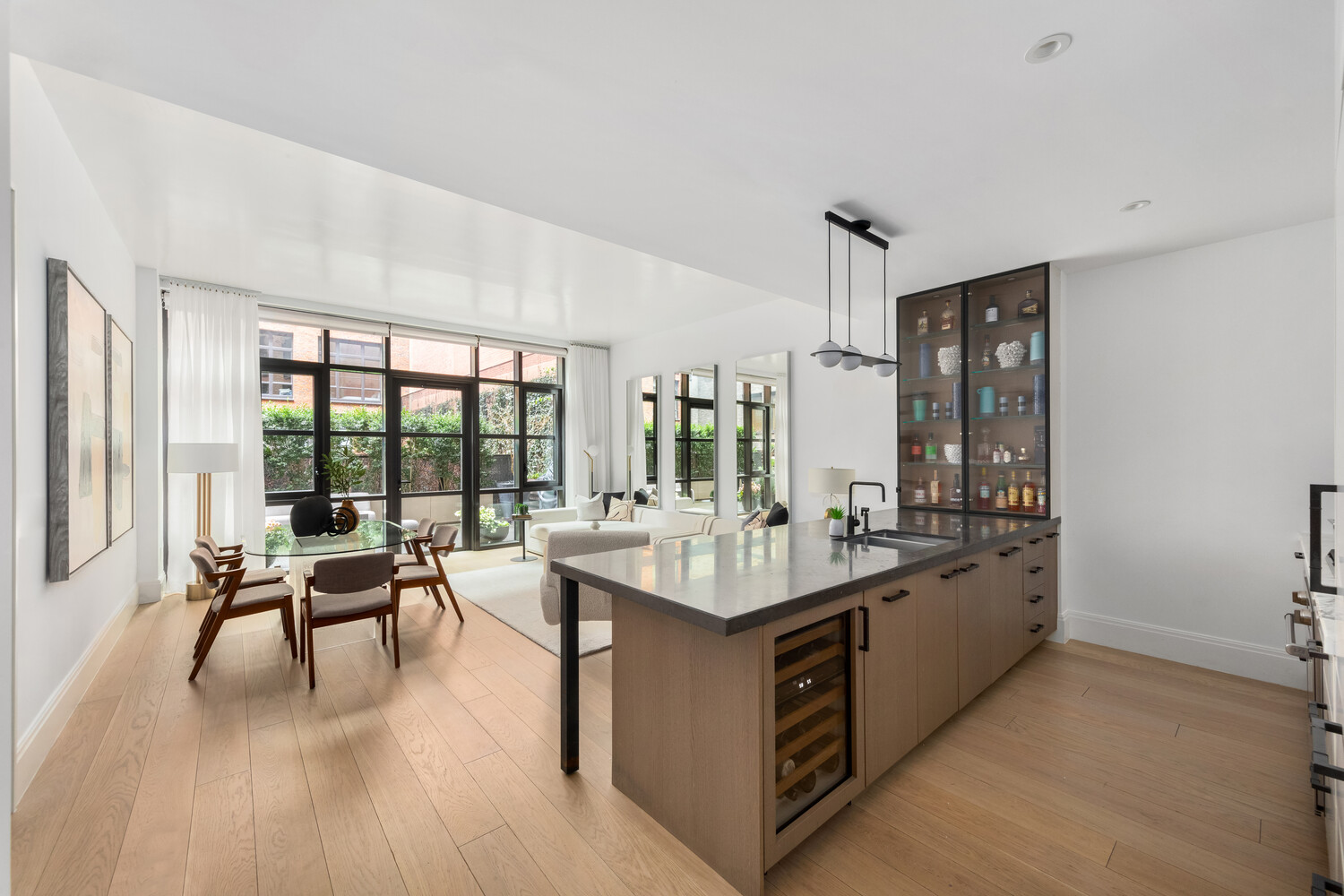 #3 photo, 438 E 12TH Street, East Village , NY 10009