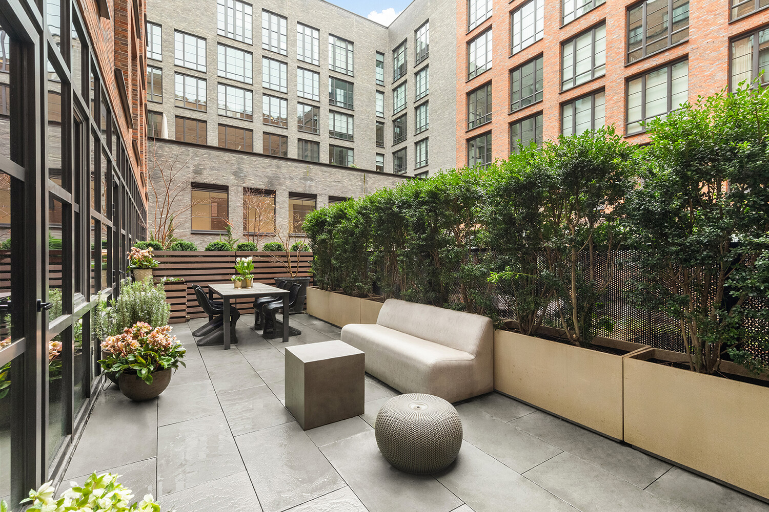 #5 photo, 438 E 12TH Street, East Village , NY 10009