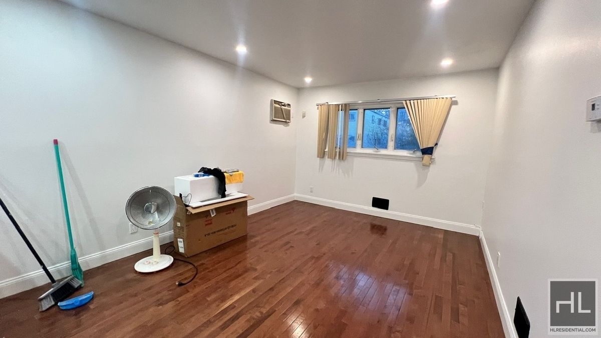 #6 photo, 149-63 256th Street, 皇后区 Jamaica , NY 11422