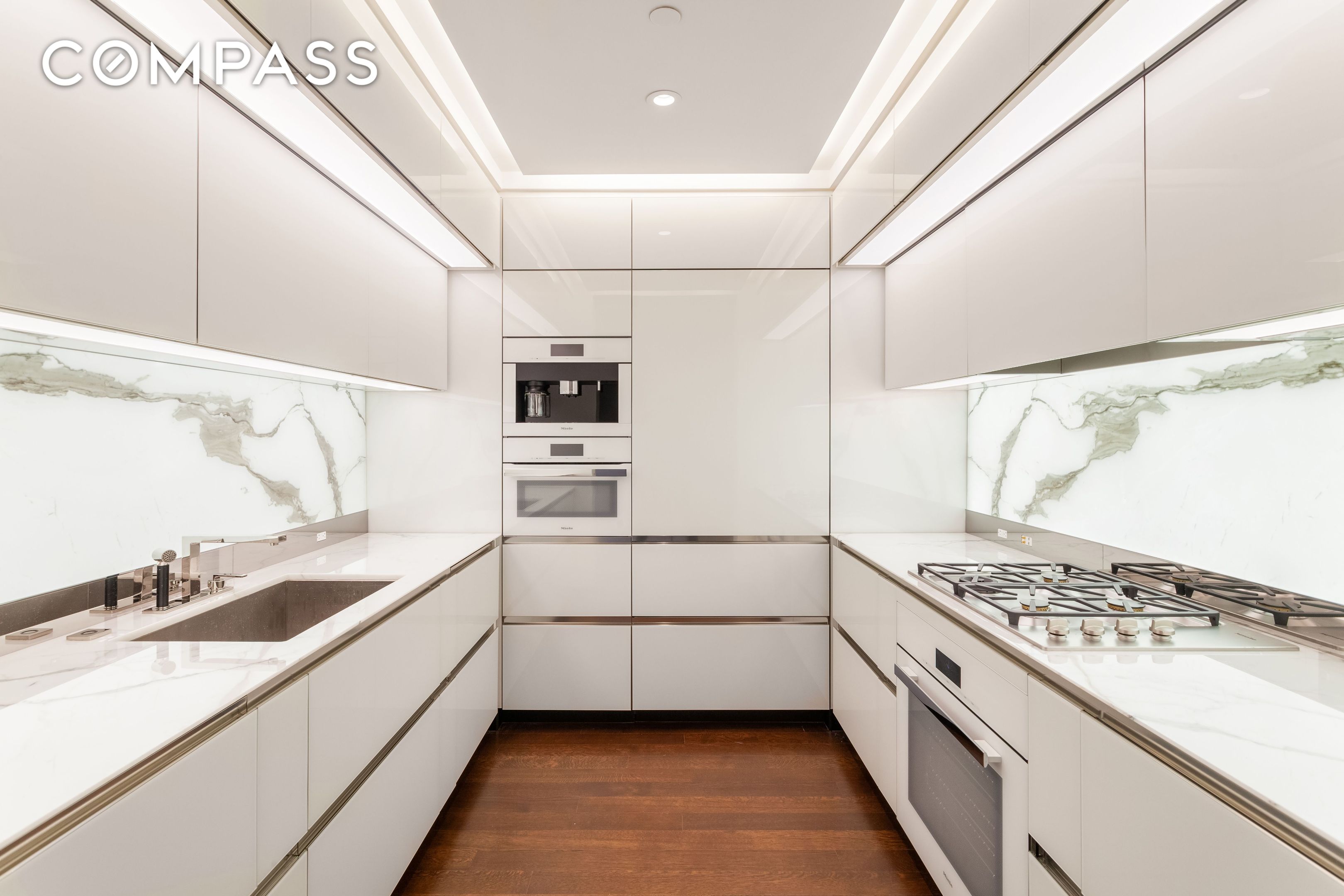 #8 photo, New York City, Midtown , NY 10019