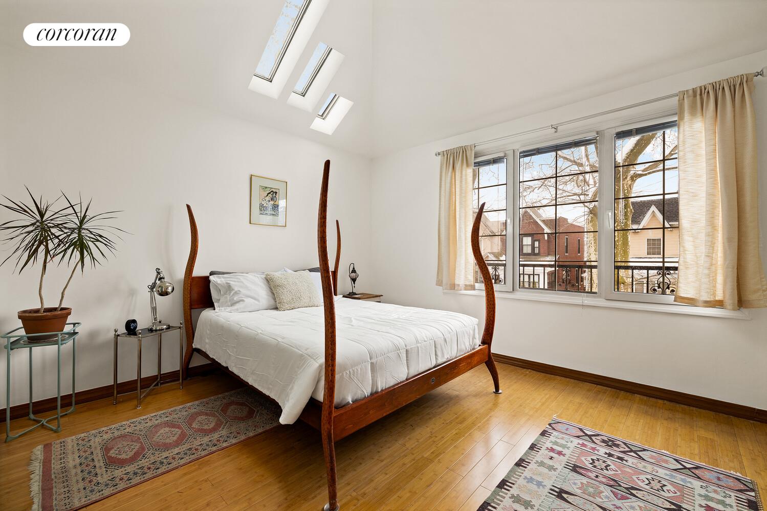 #7 photo, 215 90TH Street, Fort Hamilton , NY 11209