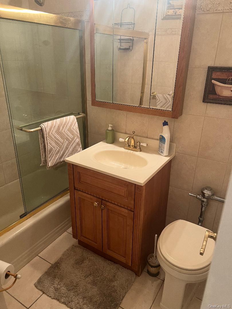 #12 photo, 151-20 88 Street, कुईंस Howard Beach , NY 11414