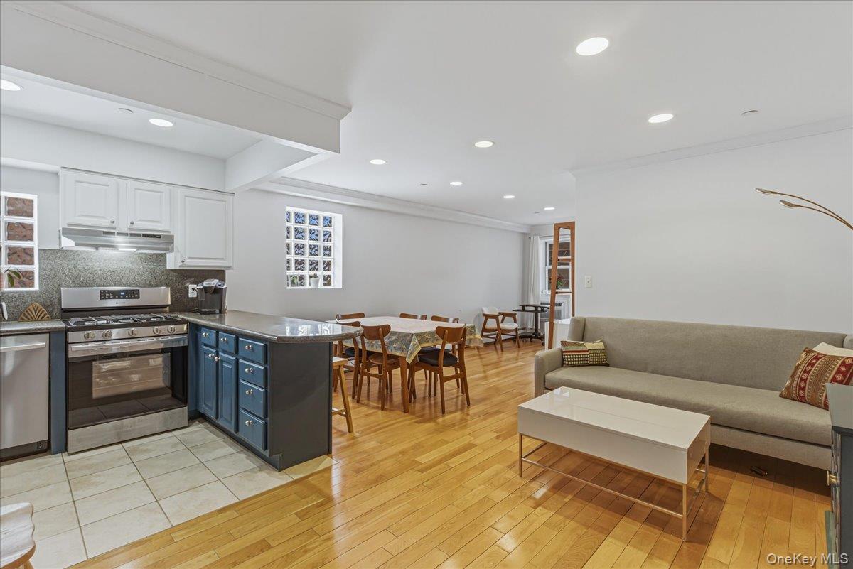 #3 photo, 83-71 116th Street, Kew Gardens , NY 11418