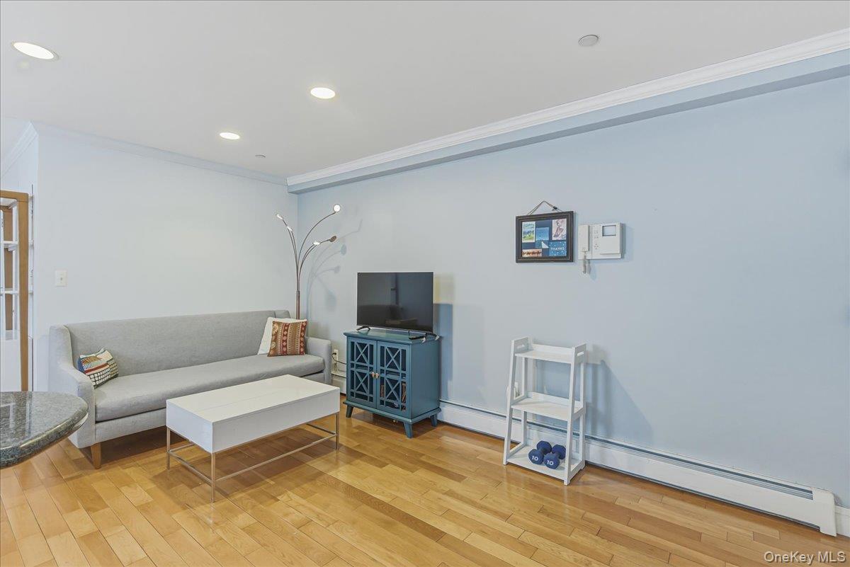 #4 photo, 83-71 116th Street, Kew Gardens , NY 11418