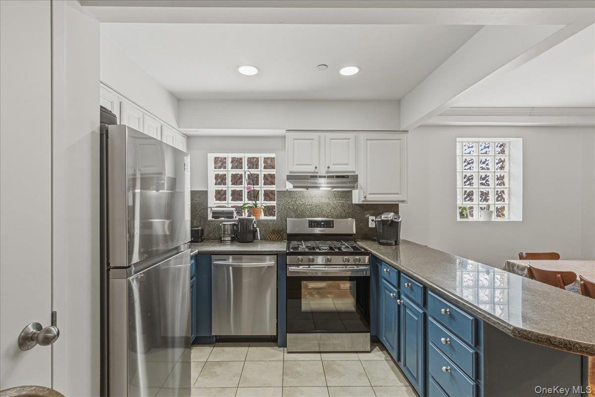 #5 photo, 83-71 116th Street, Kew Gardens , NY 11418