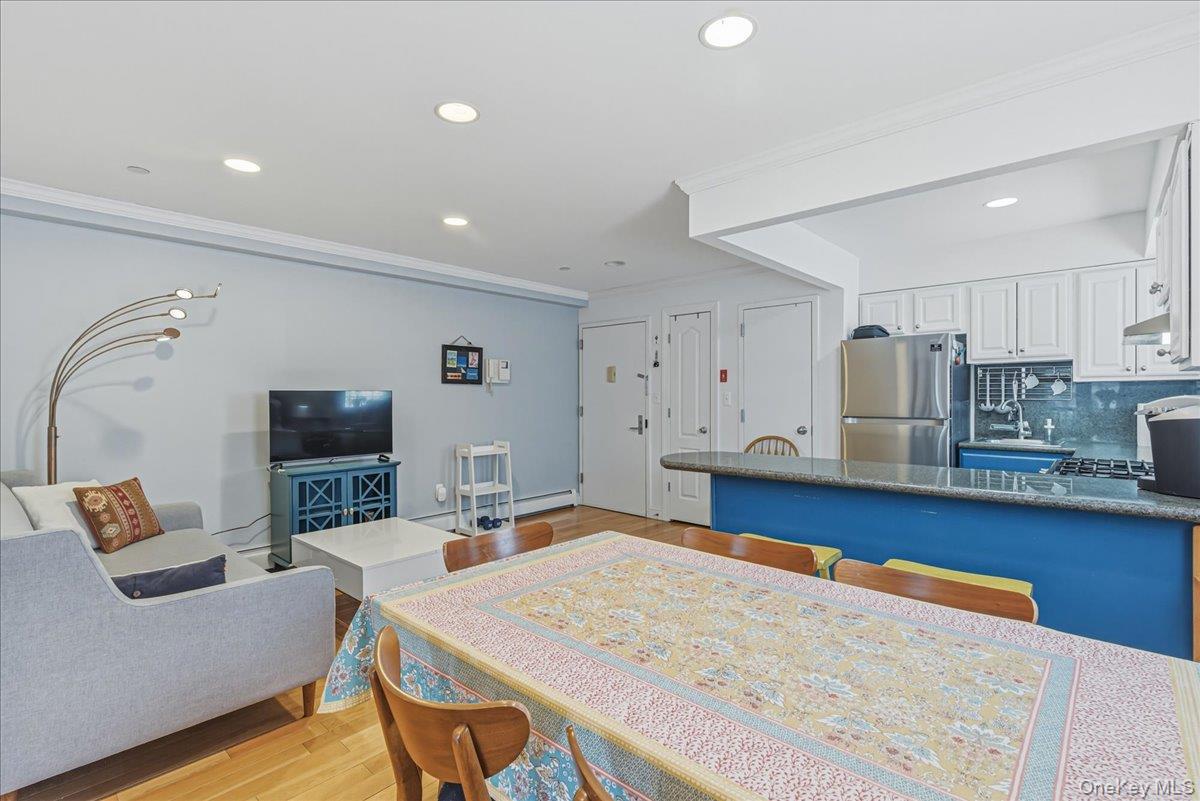 #9 photo, 83-71 116th Street, Kew Gardens , NY 11418