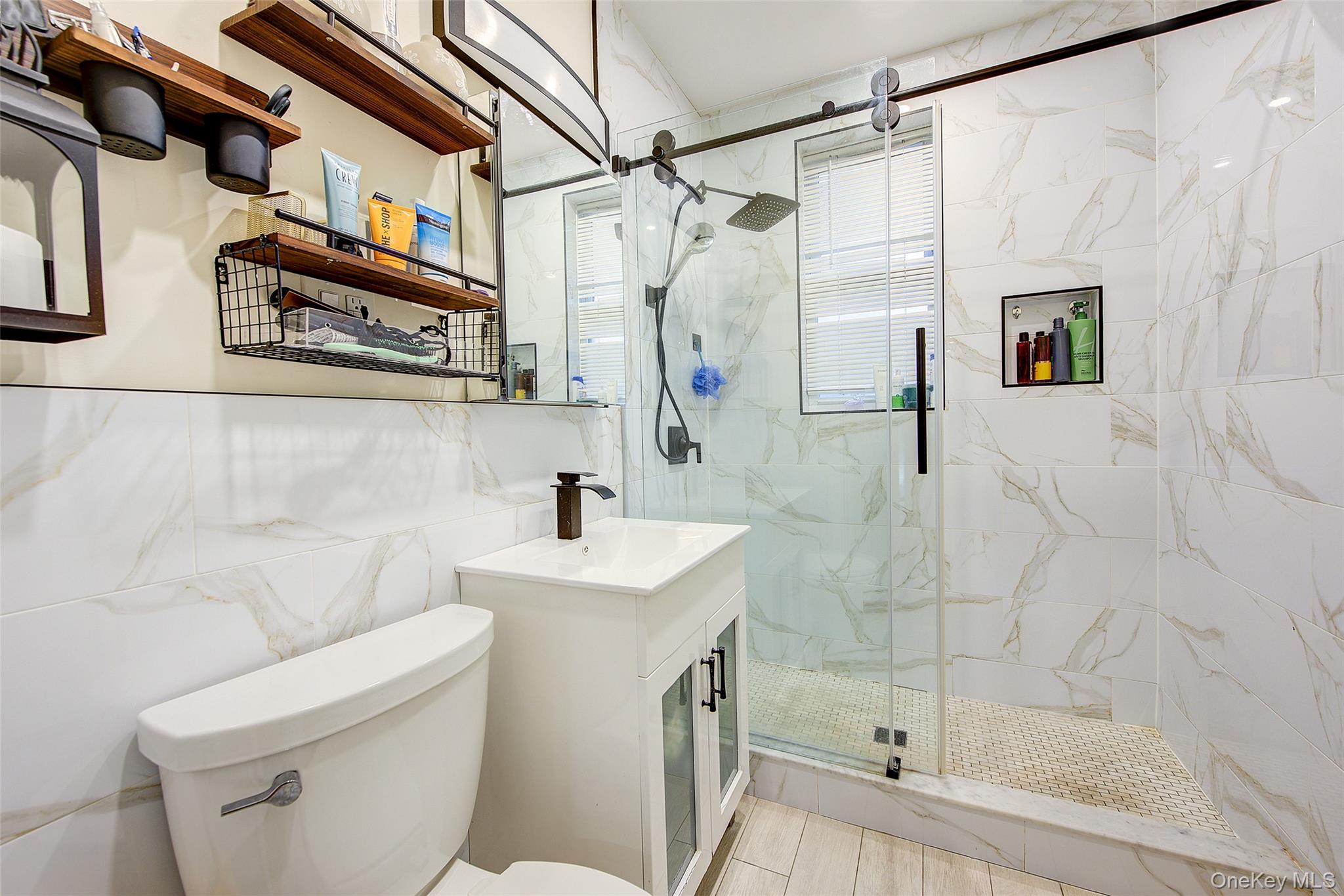 #20 photo, 6963 74th Street, 뉴욕퀸즈 Middle Village , NY 11379