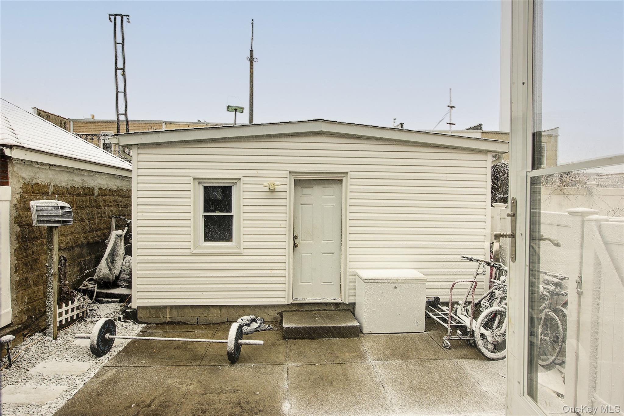 #3 photo, 6963 74th Street, 뉴욕퀸즈 Middle Village , NY 11379