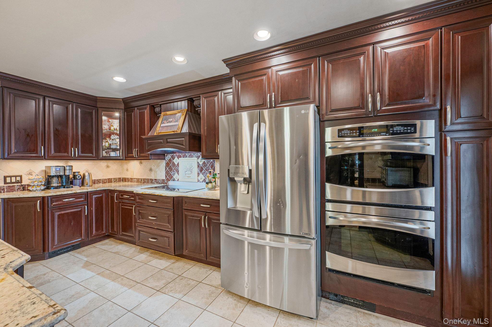 #10 photo, 481 May Lane, East Meadow , NY 11554