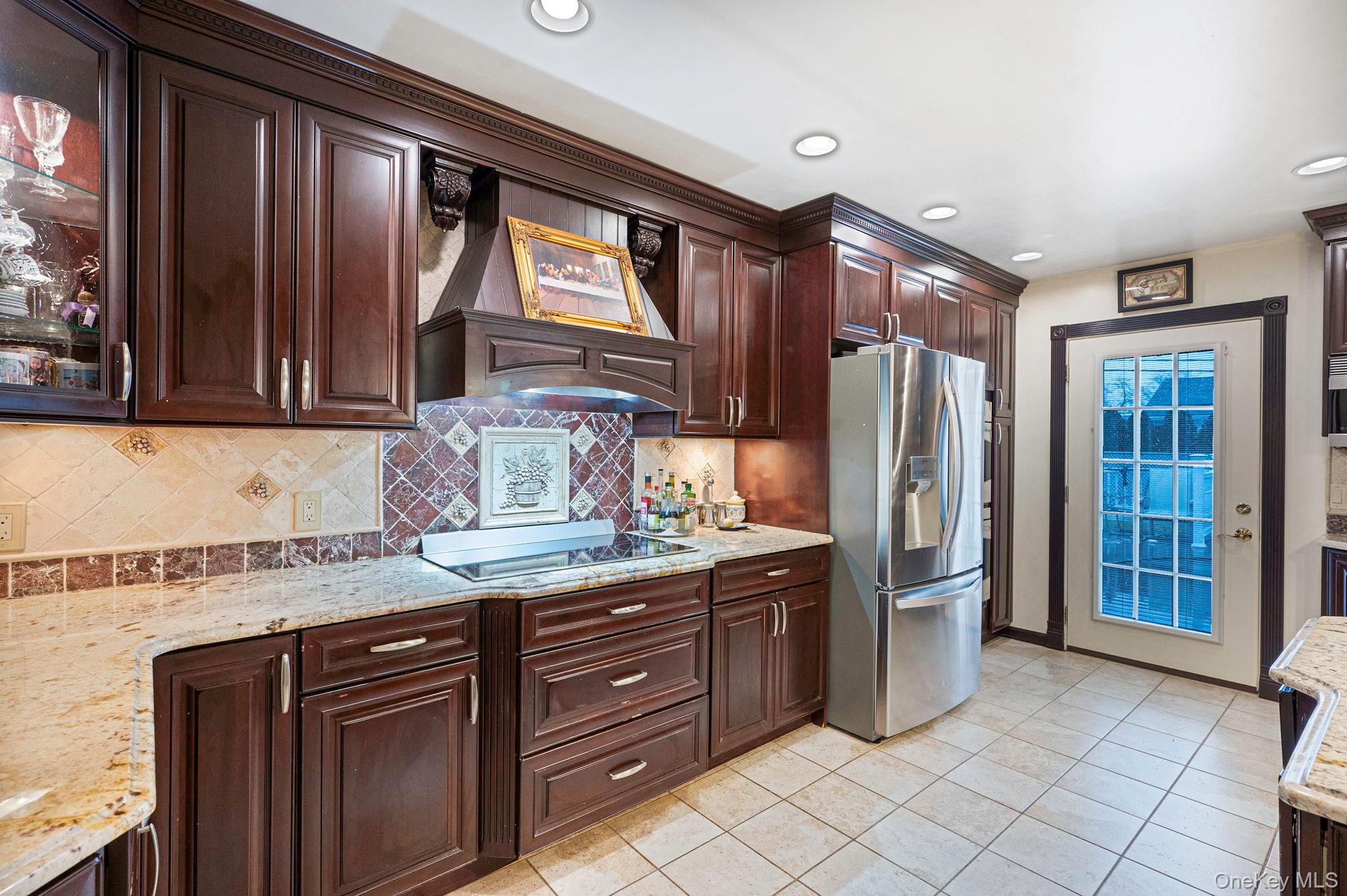 #11 photo, 481 May Lane, East Meadow , NY 11554