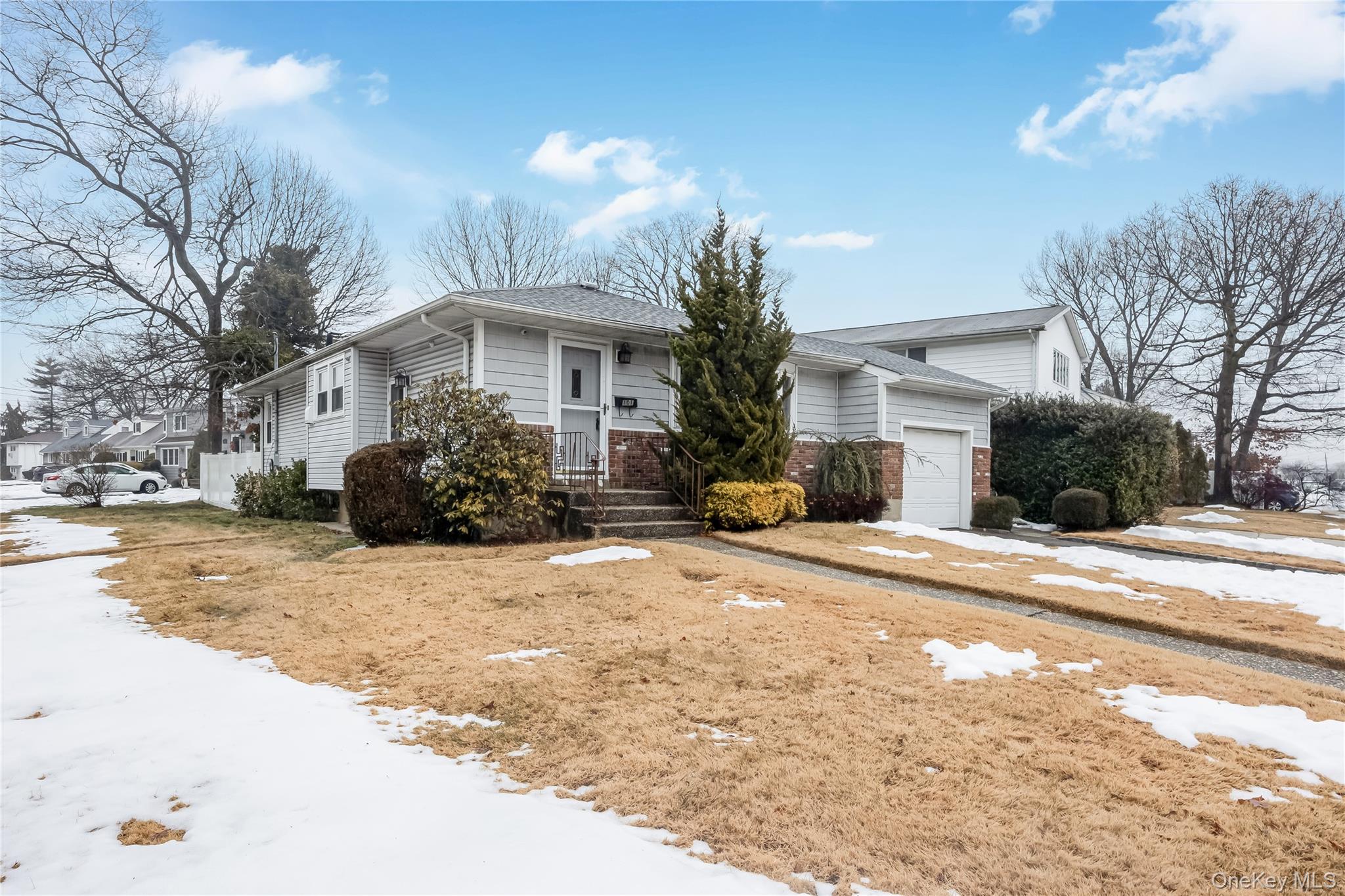 #3 photo, 101 Franklin Street, Massapequa Park , NY 11762