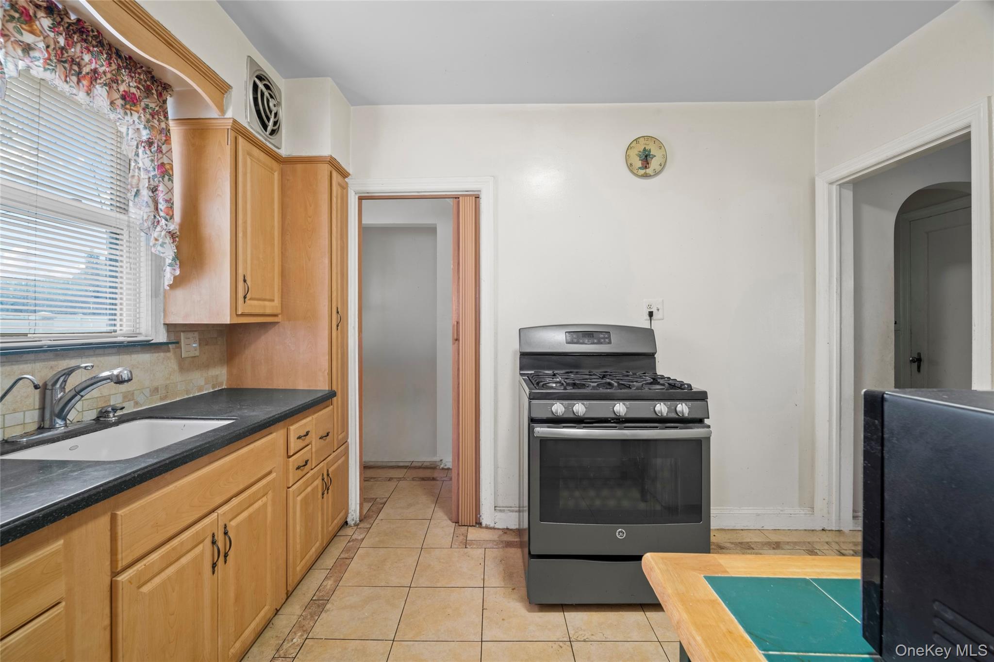 #11 photo, 118-16 231 Street, Cambria Heights , NY 11411