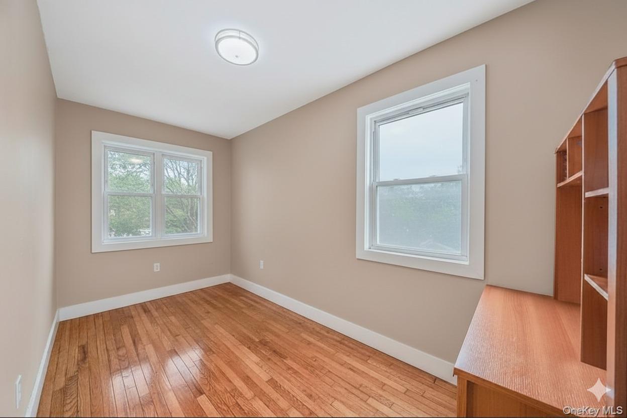 #3 photo, 20202 109th Avenue, Saint Albans , NY 11412