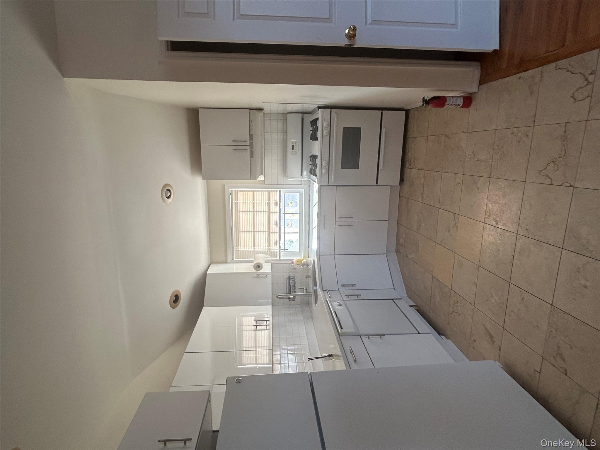 #2 photo, 20238 47 Avenue, बेसाइड Bayside , NY 11361