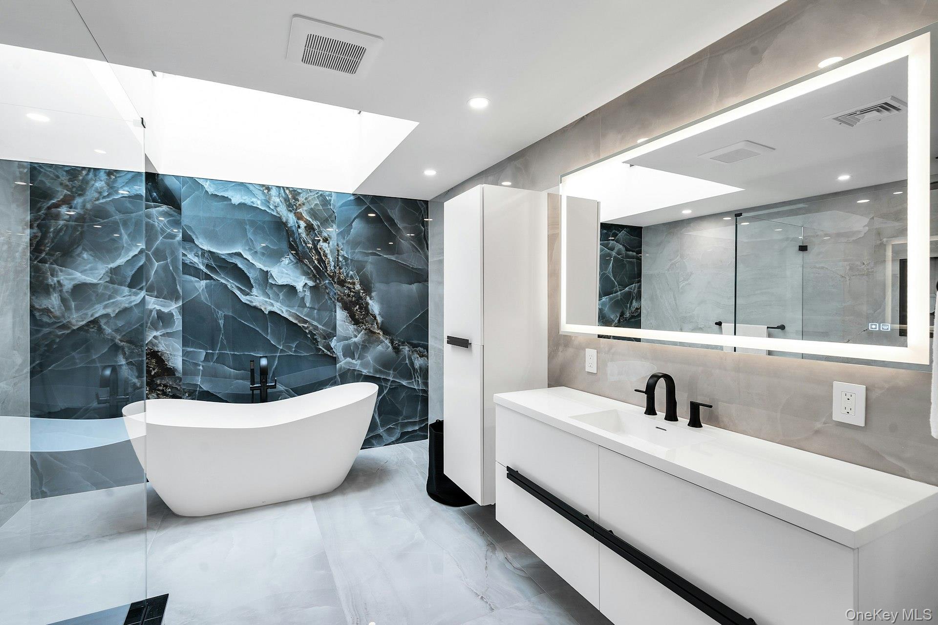 #11 photo, 304 Aerie Court, नासाउ काउंटी Manhasset , NY 11030