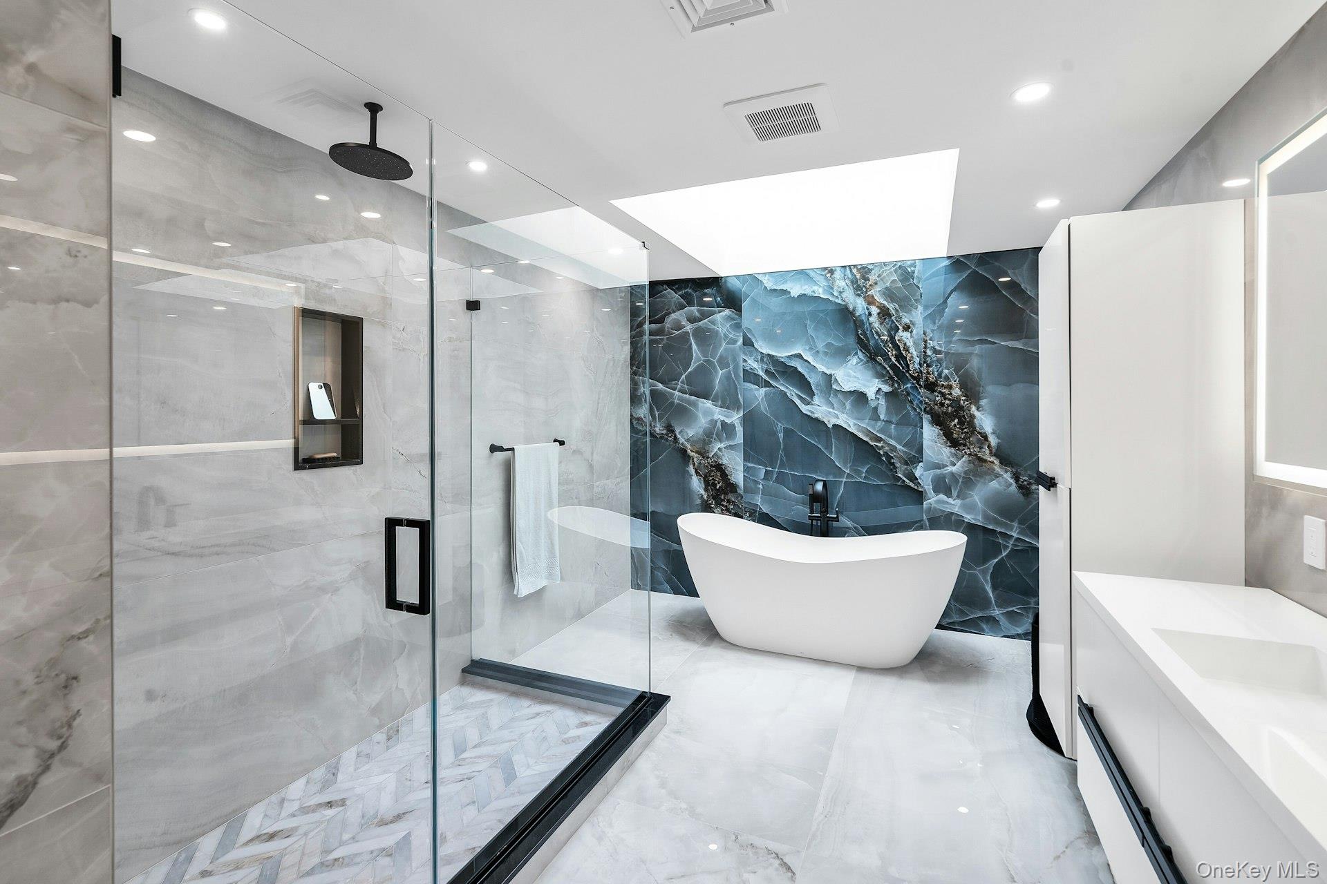 #12 photo, 304 Aerie Court, नासाउ काउंटी Manhasset , NY 11030