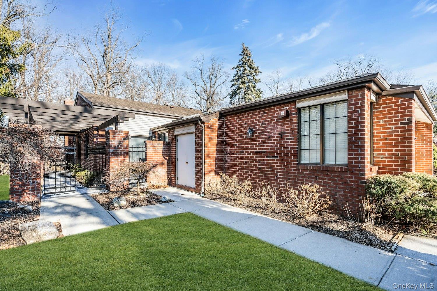 #2 photo, 304 Aerie Court, नासाउ काउंटी Manhasset , NY 11030