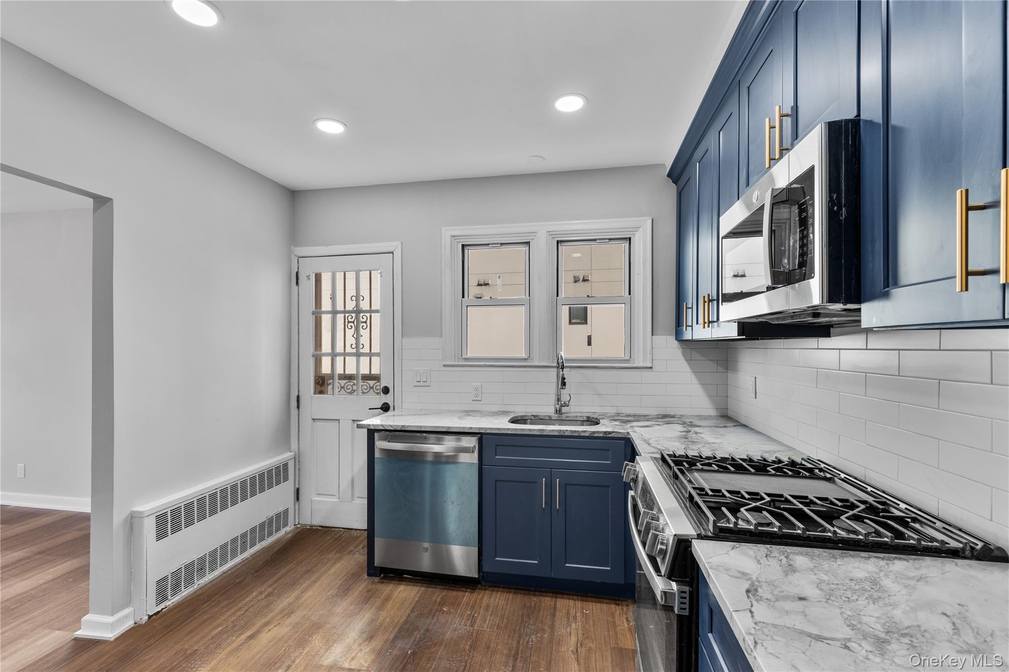 #3 photo, 840 E Broadway, Нассау ‖ Long Beach , NY 11561